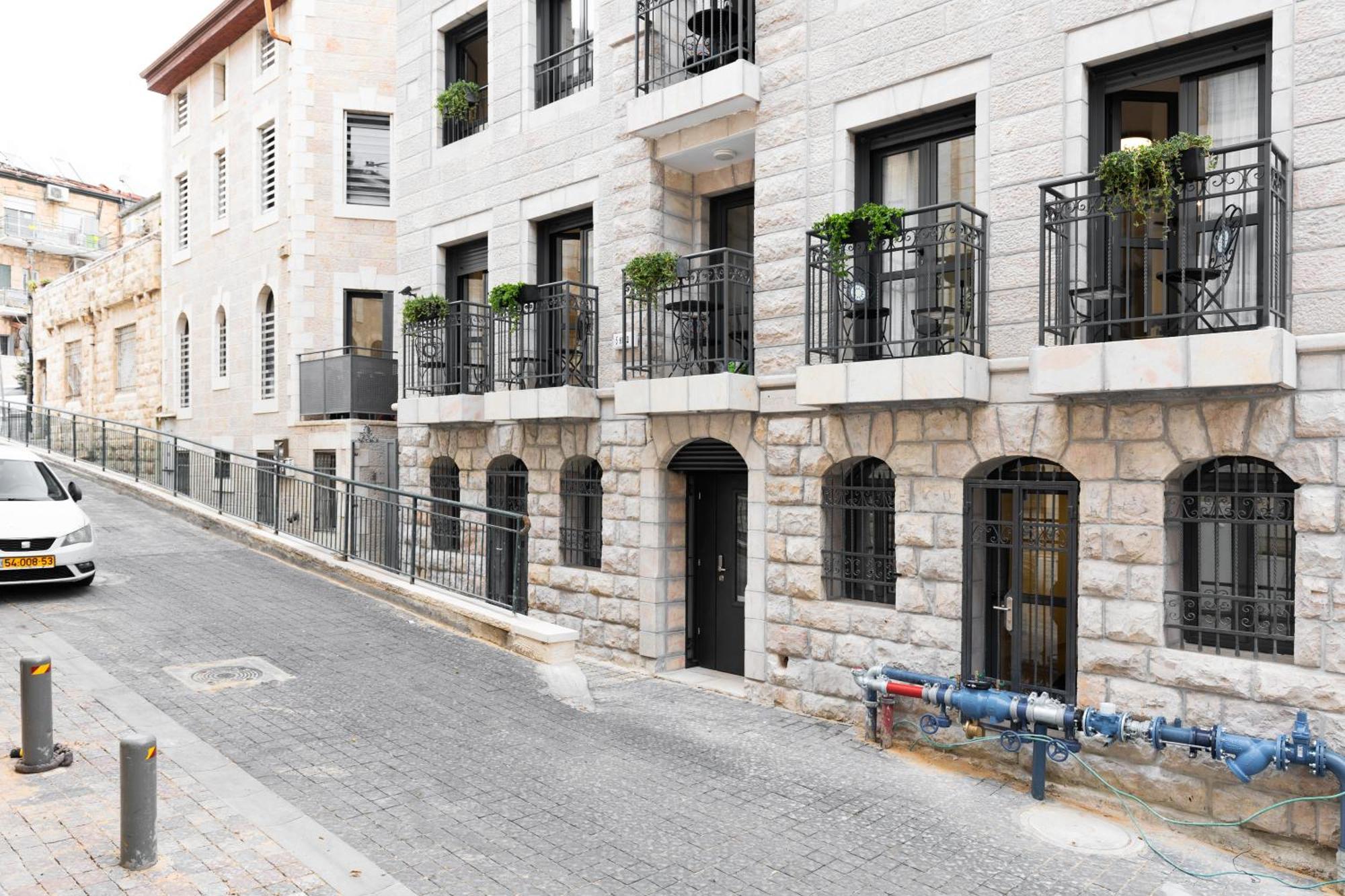 Mate Alma - By Homy Aparthotel Yerusalem Bagian luar foto