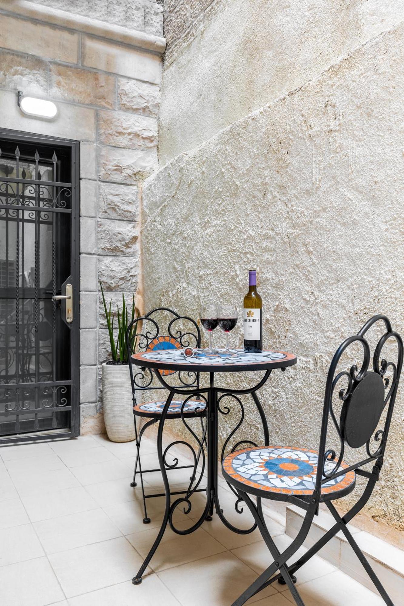 Mate Alma - By Homy Aparthotel Yerusalem Bagian luar foto
